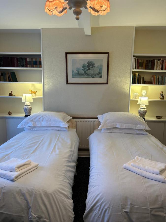 Lucy Cross Guest House Lucy Cross