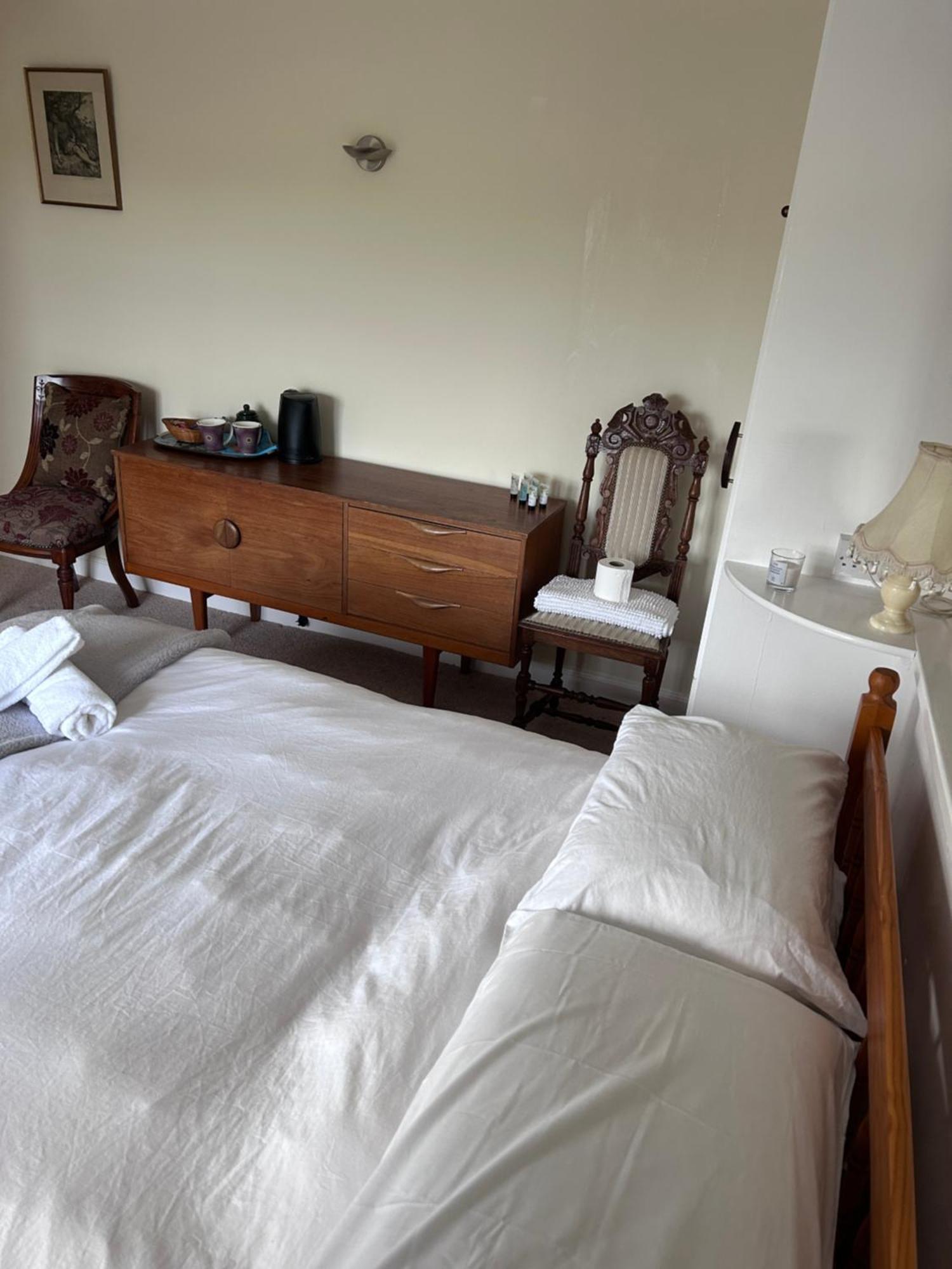 Lucy Cross Guest House Гостевой дом